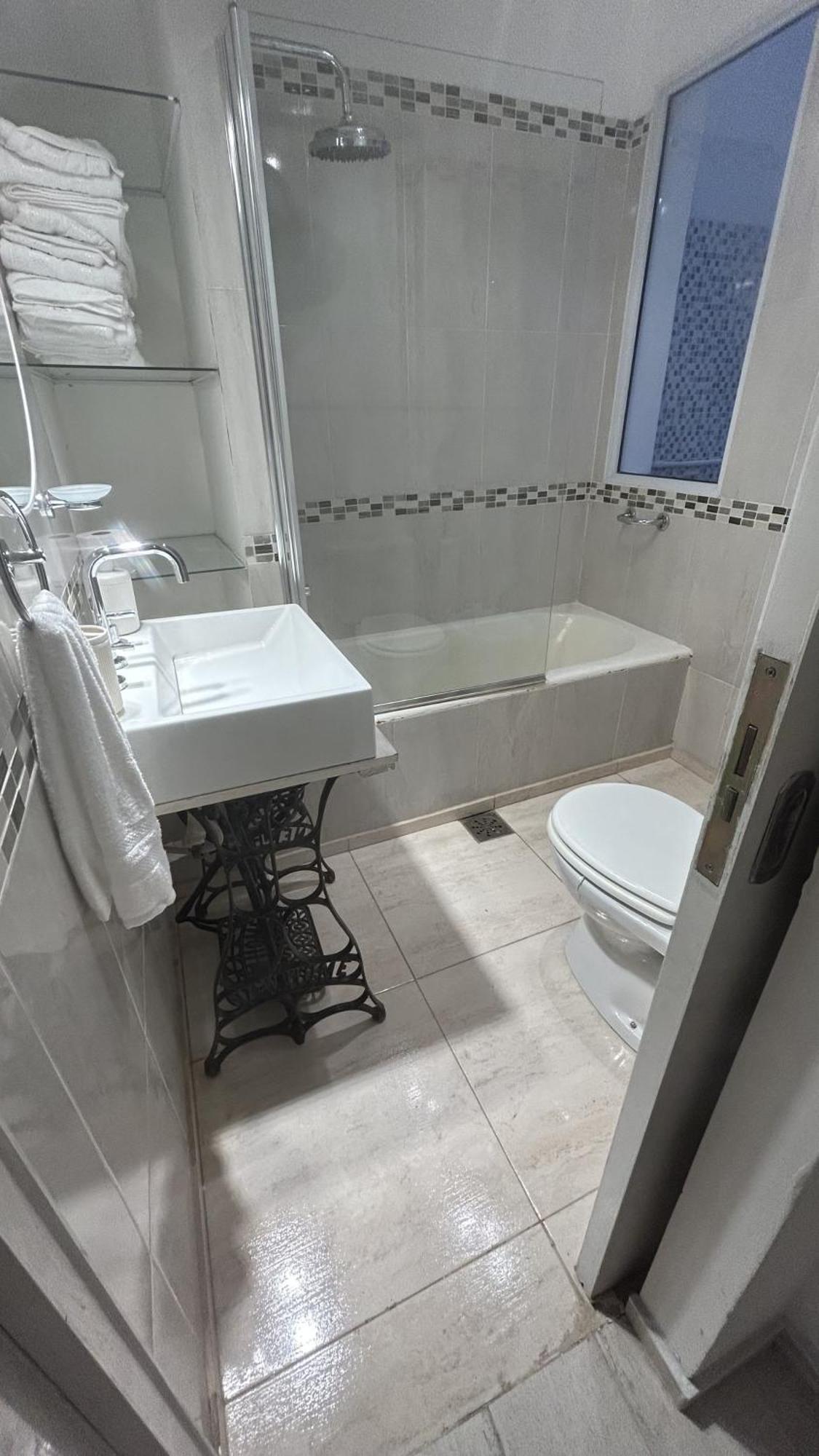 Alberdi 1634 Apartment