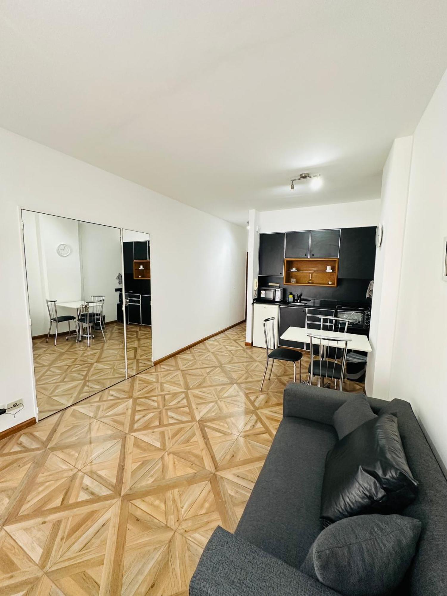 Avenida Del Libertador Apartment *