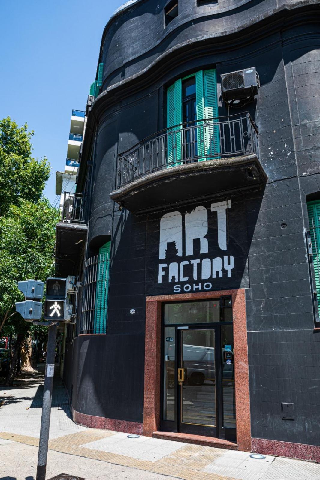 Art Factory Soho Hostel *
