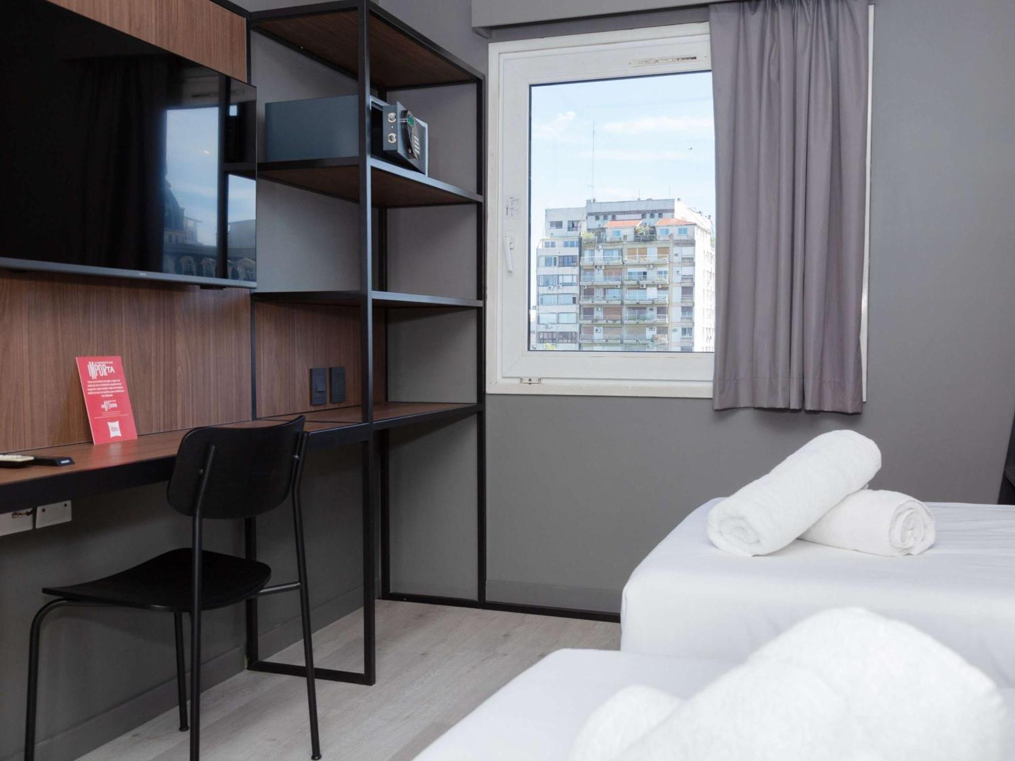 Ibis Congreso Hotel 3*