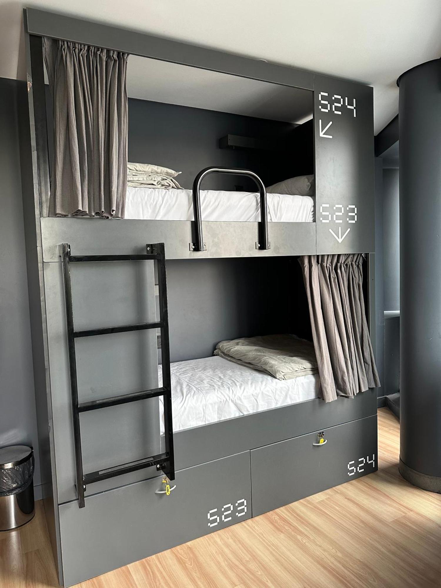 Mons Hostal *