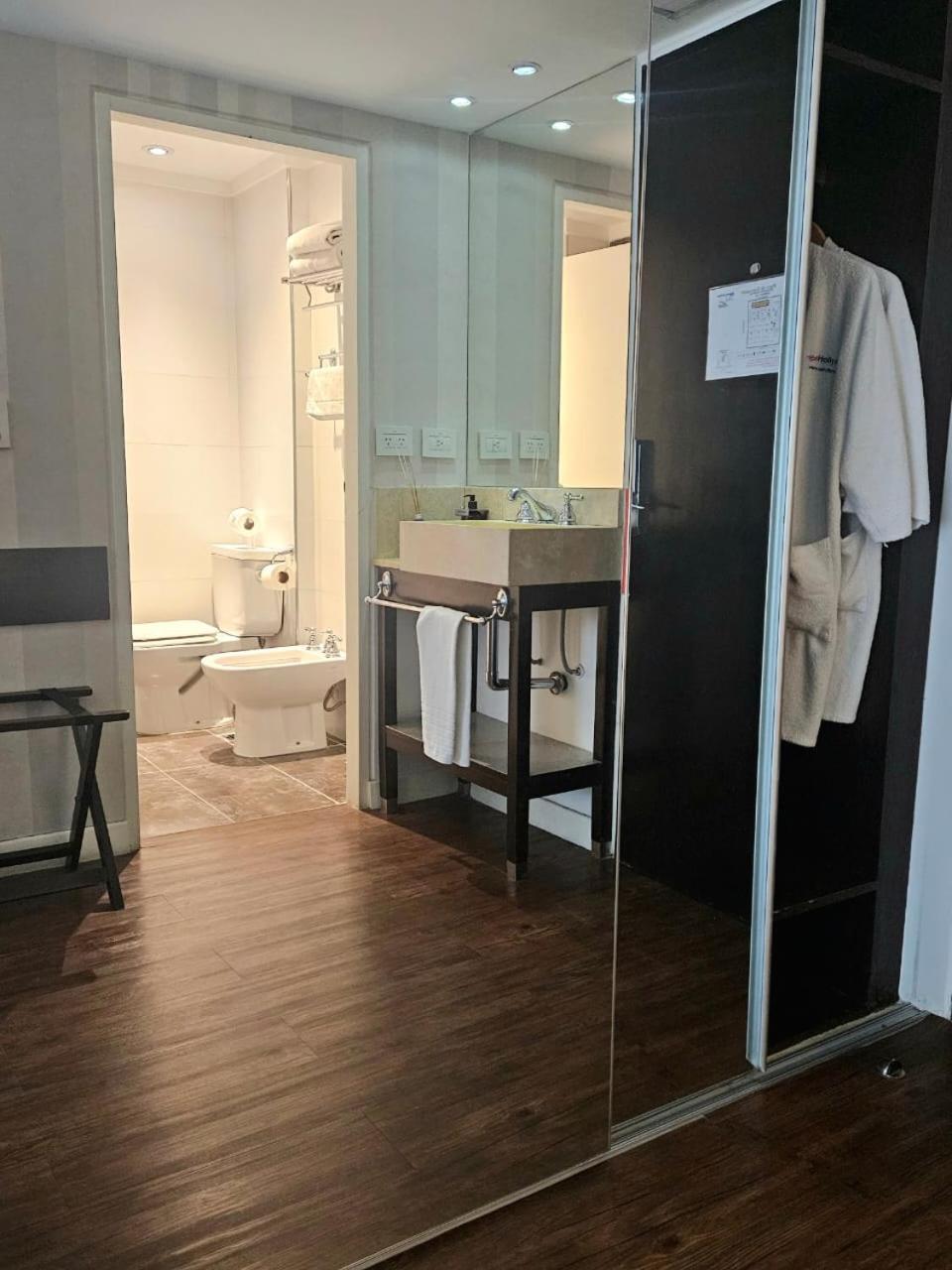 Be Hollywood! Hotel 4*
