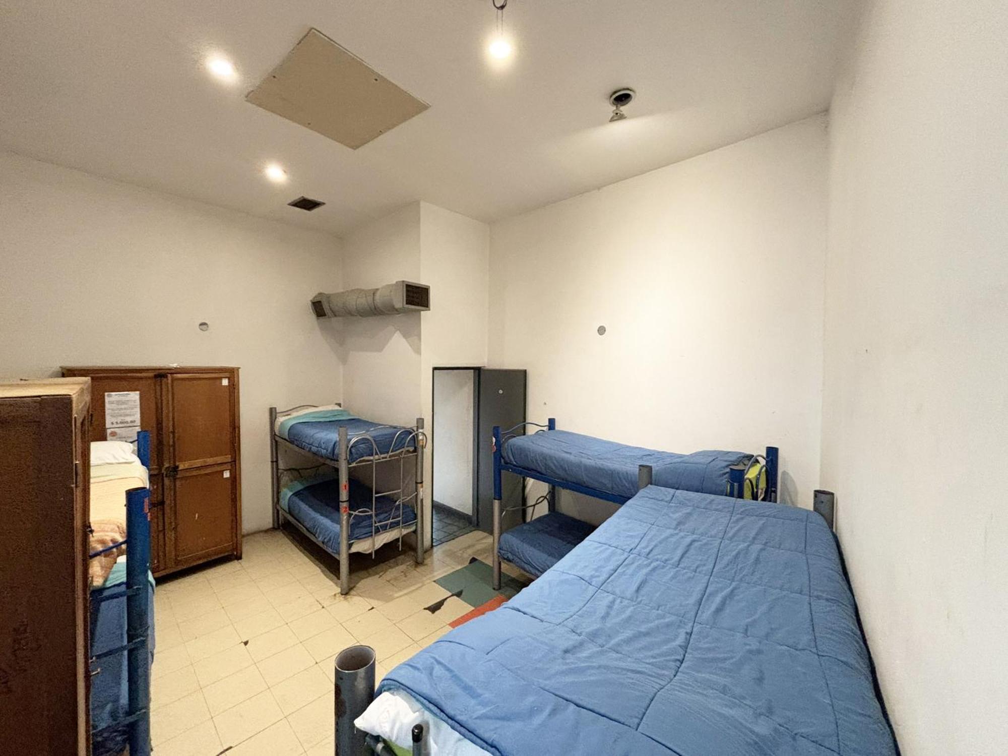 Granados Hostel *