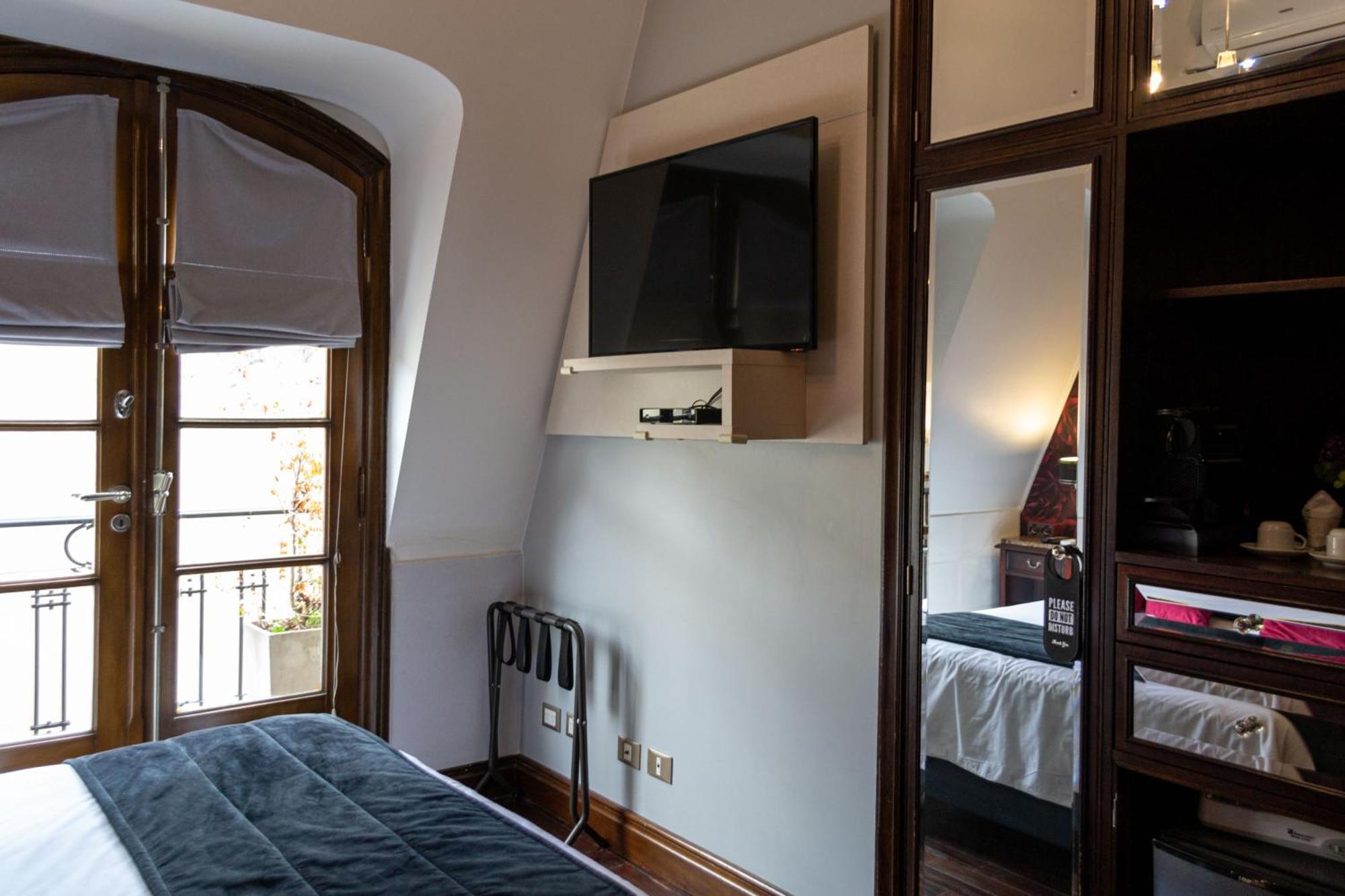 Miravida Soho & Wine Bar 3*