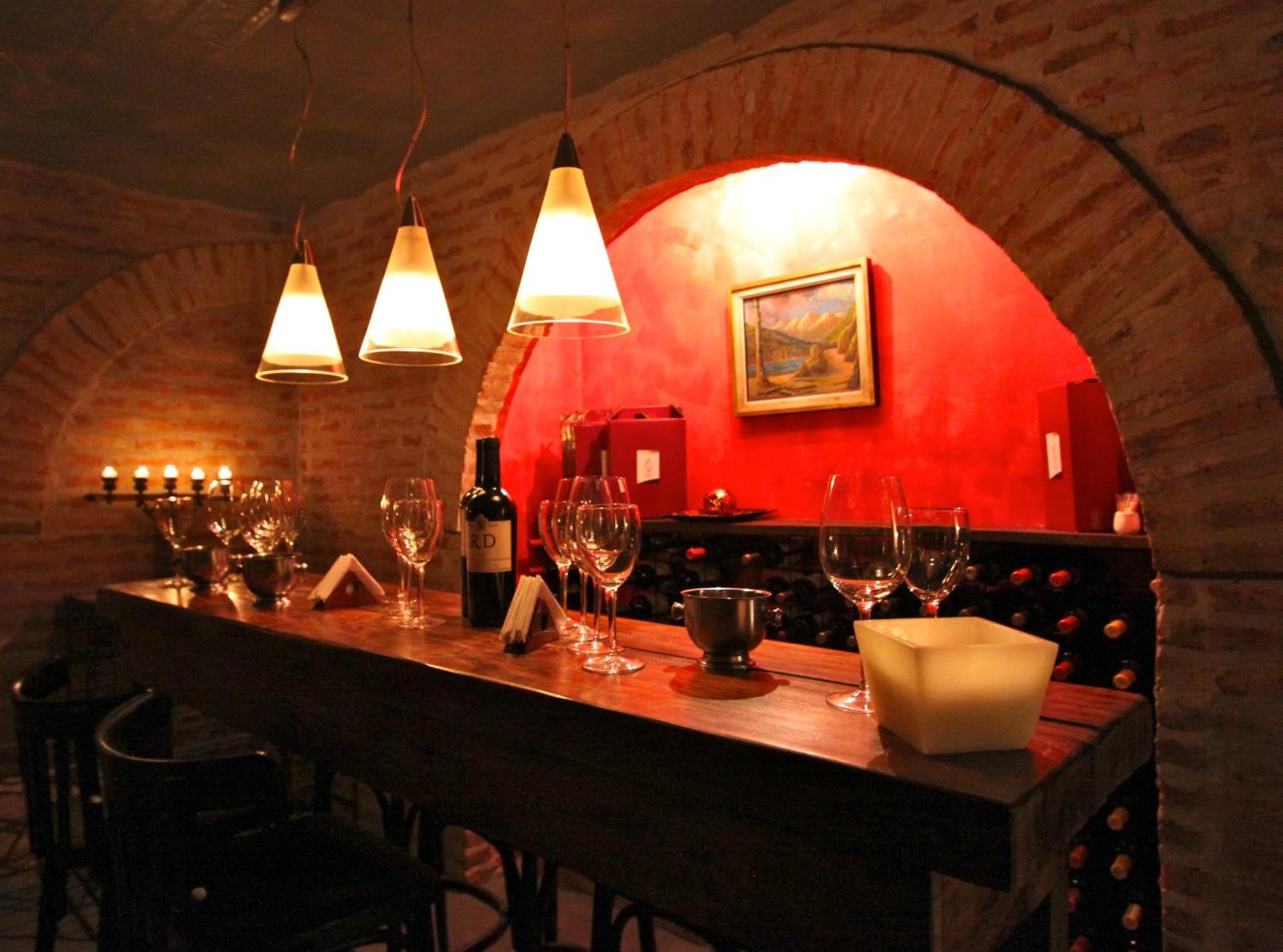 Miravida Soho & Wine Bar Hotel