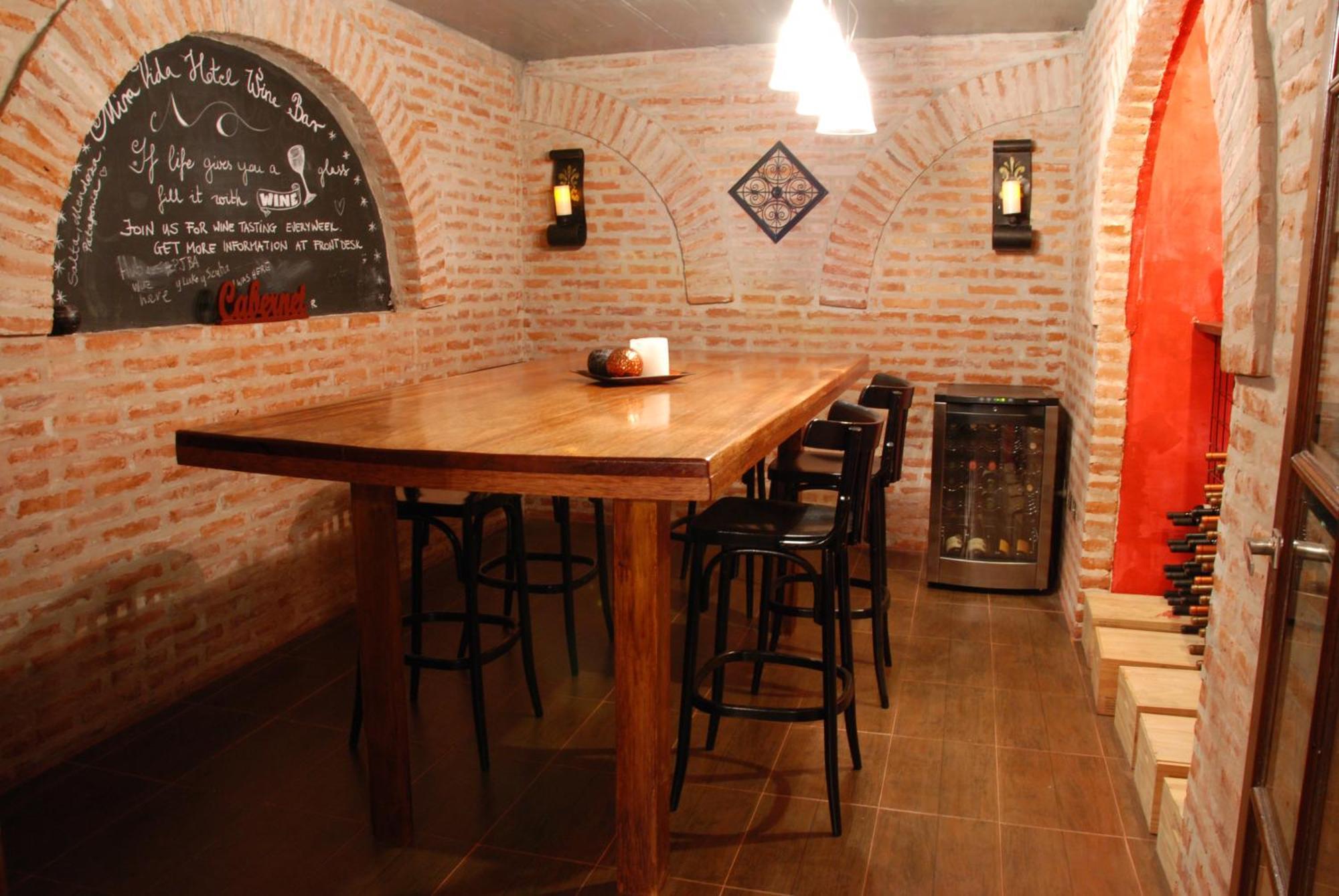 Miravida Soho & Wine Bar 3*