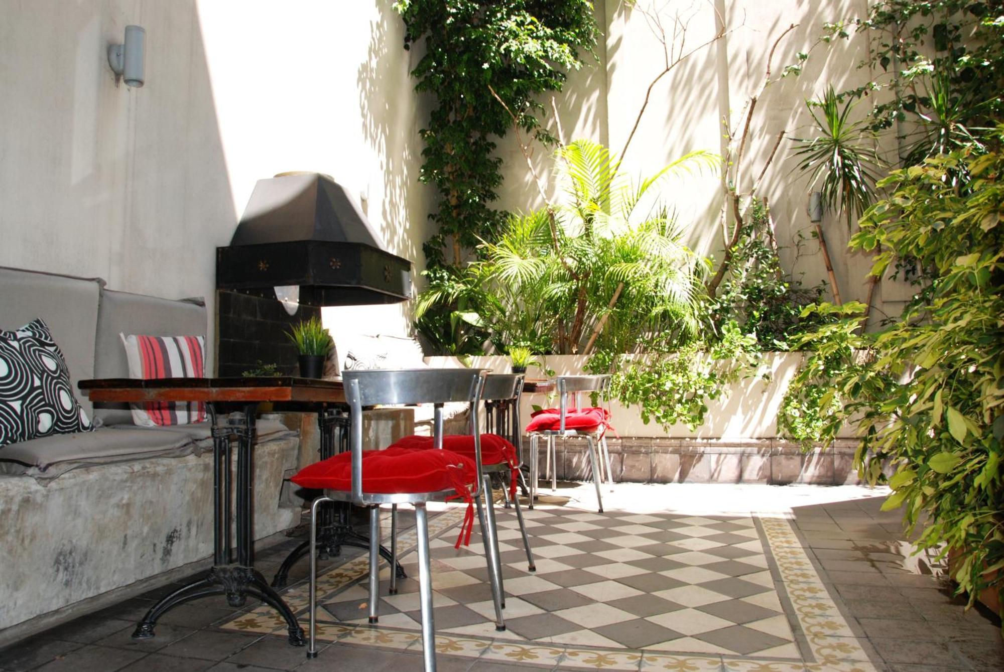 Miravida Soho & Wine Bar Hotel