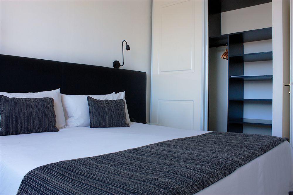 Cyan Recoleta 4*