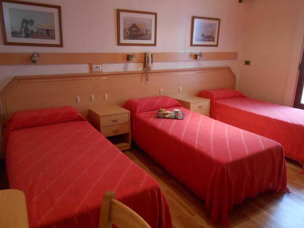 Pacifico Hotel 2*