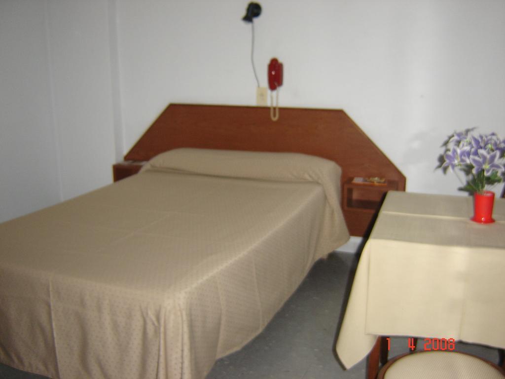 Hotel Confortable En Palermo Omega