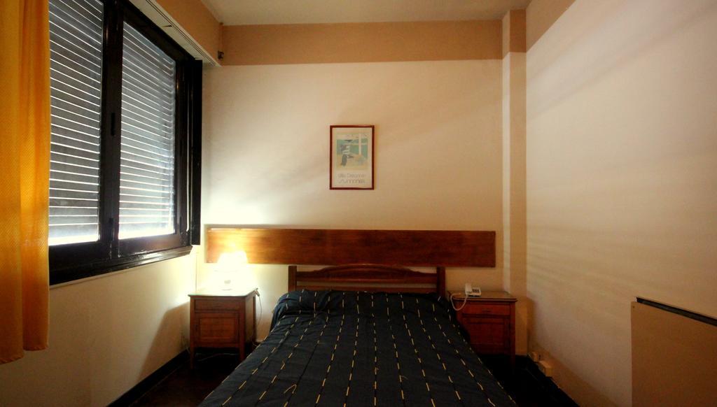 Apart Corrientes 767 Apartment
