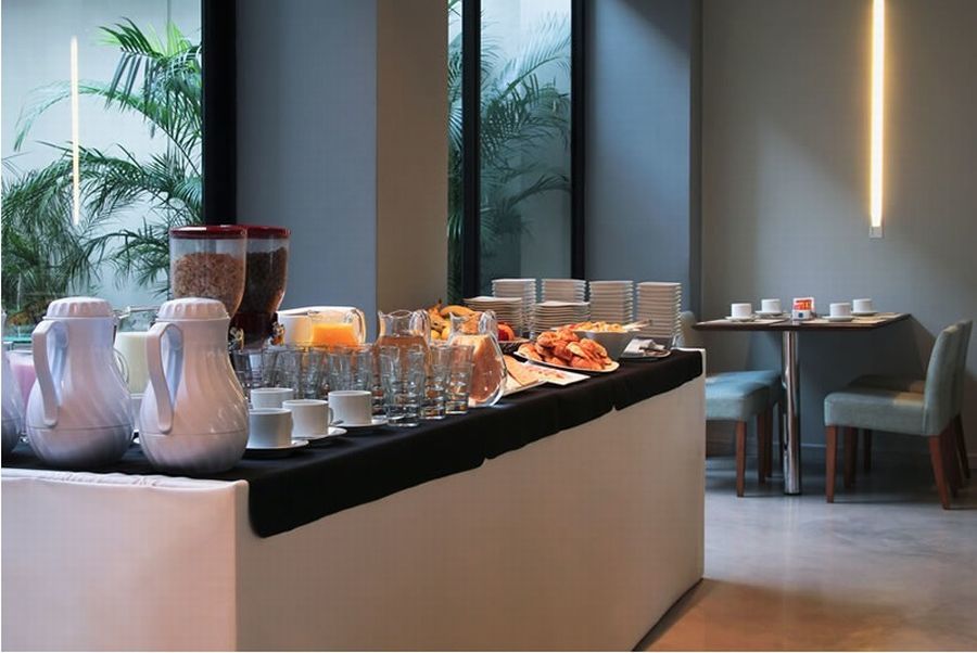 Aparthotel Monserrat 4*