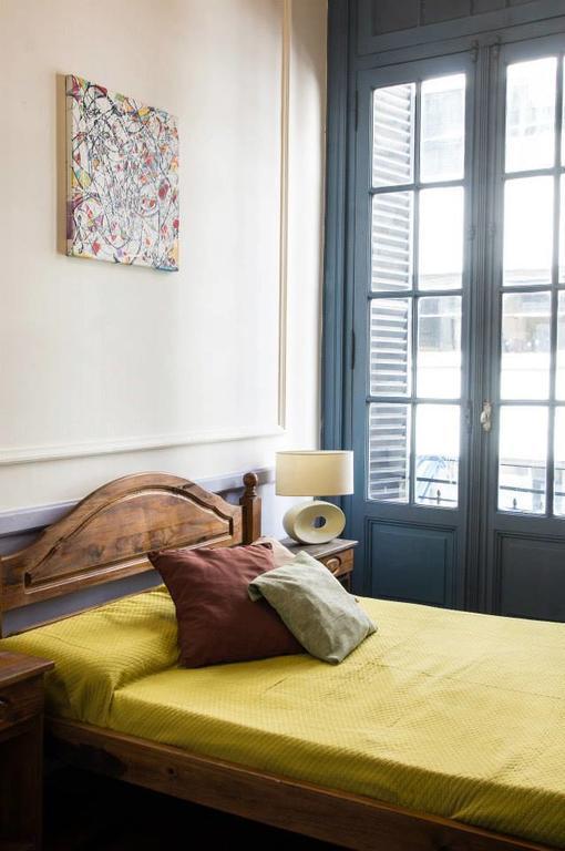 Hostal Urban 011 *