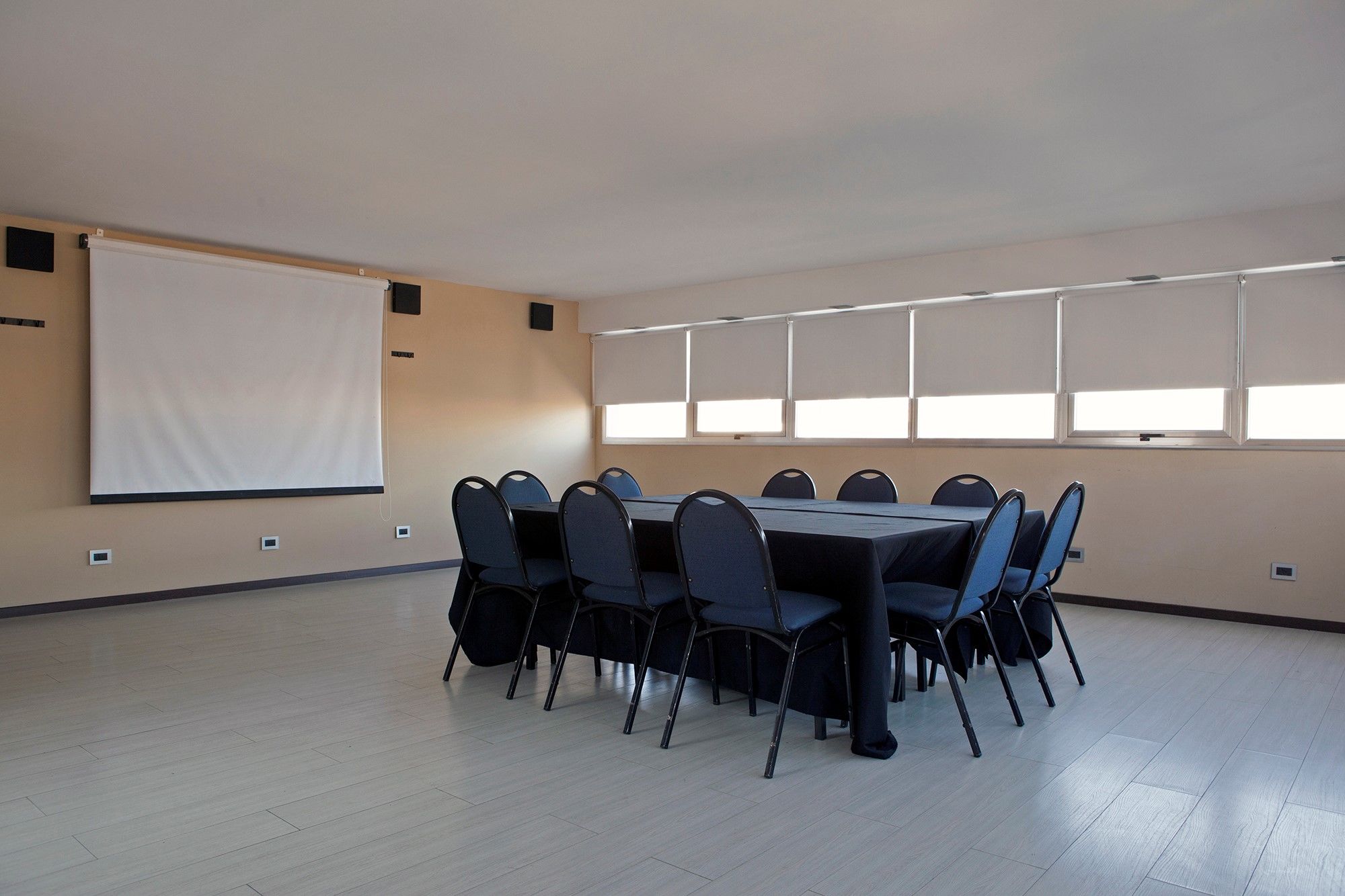 Hotel Htl Baires