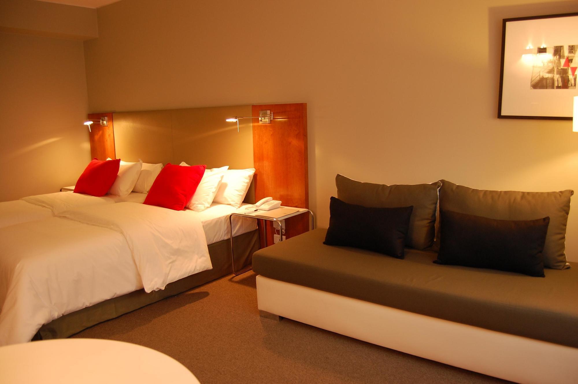 Aparthotel Monserrat