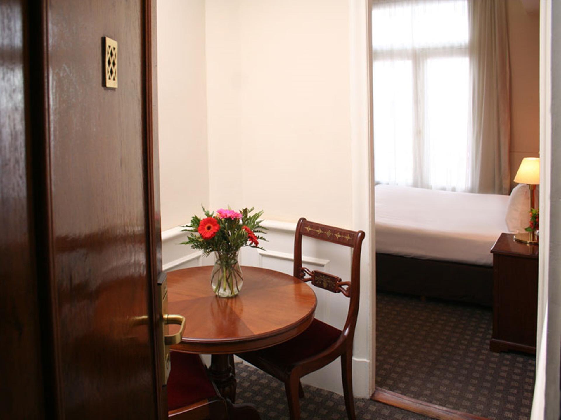 Hotel Crisol Catalinas 3*