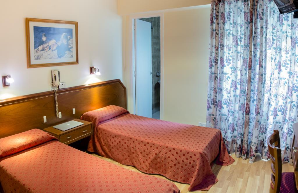 Pacifico Hotel 2*