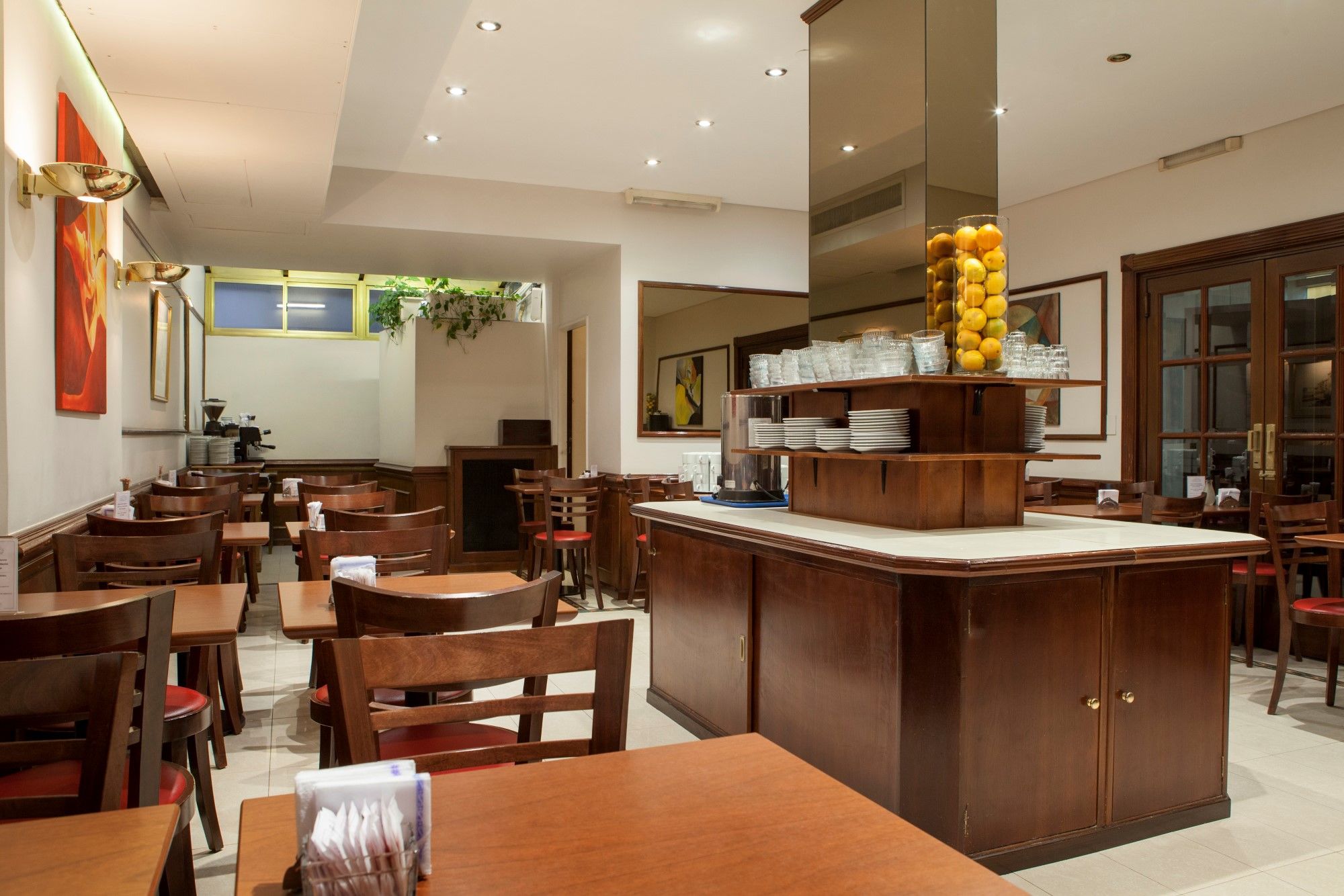 Waldorf Hotel 3*