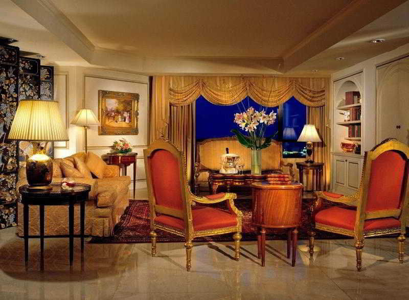 Park Tower, A Luxury Collection Hotel, Hotel