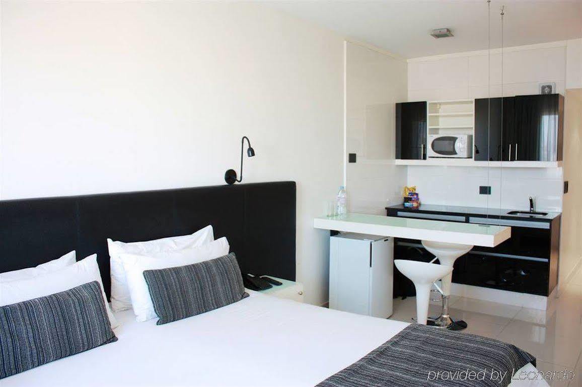 Cyan Recoleta 4*