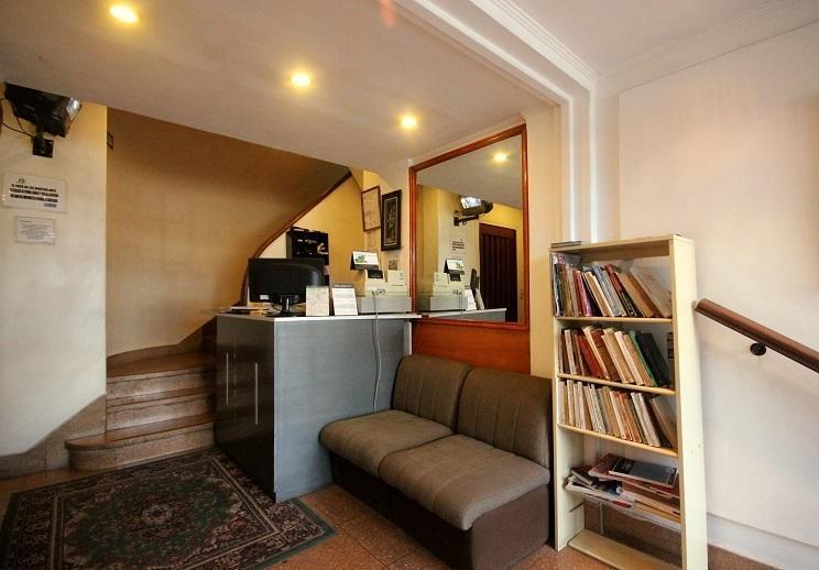Apart Corrientes 767 Apartment