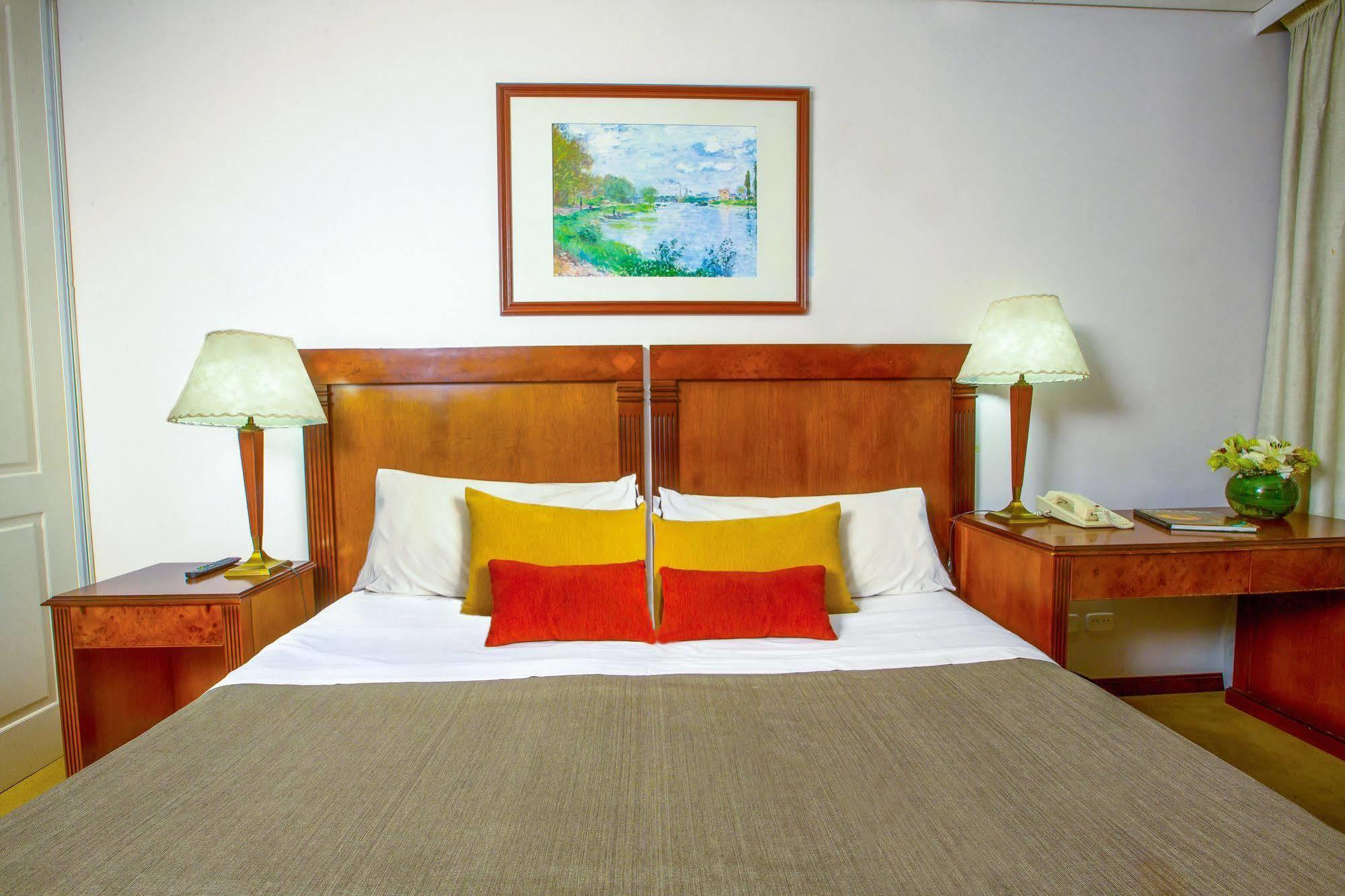 Hr Esmeralda Luxor Hotel