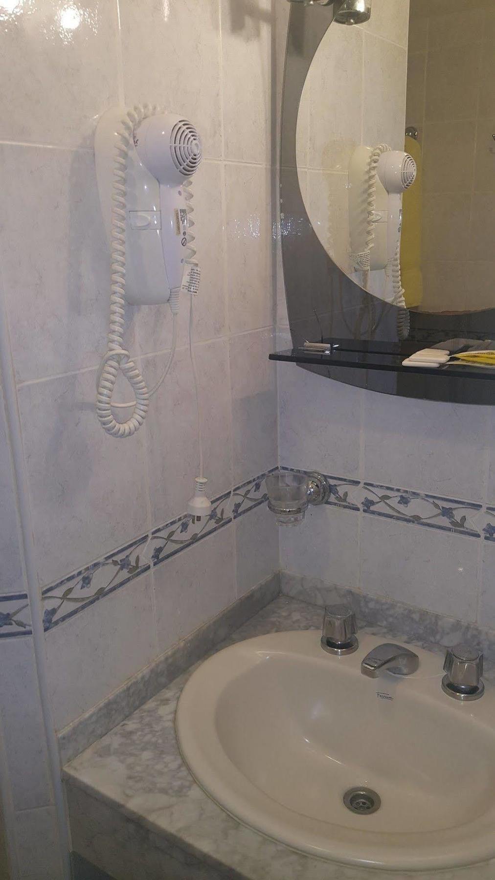 Avenida Hotel 2*