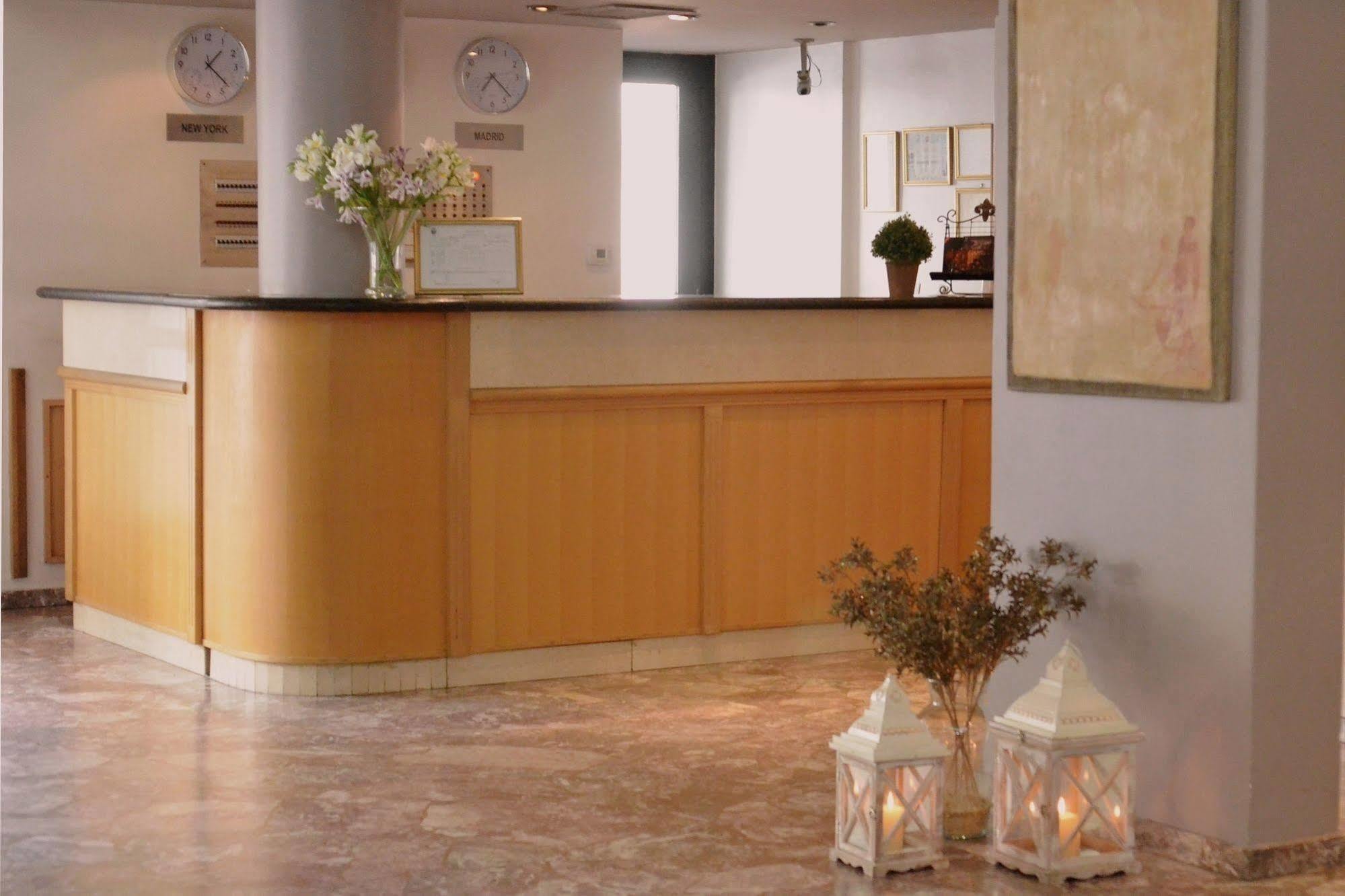 Hotel Ayamitre 2*