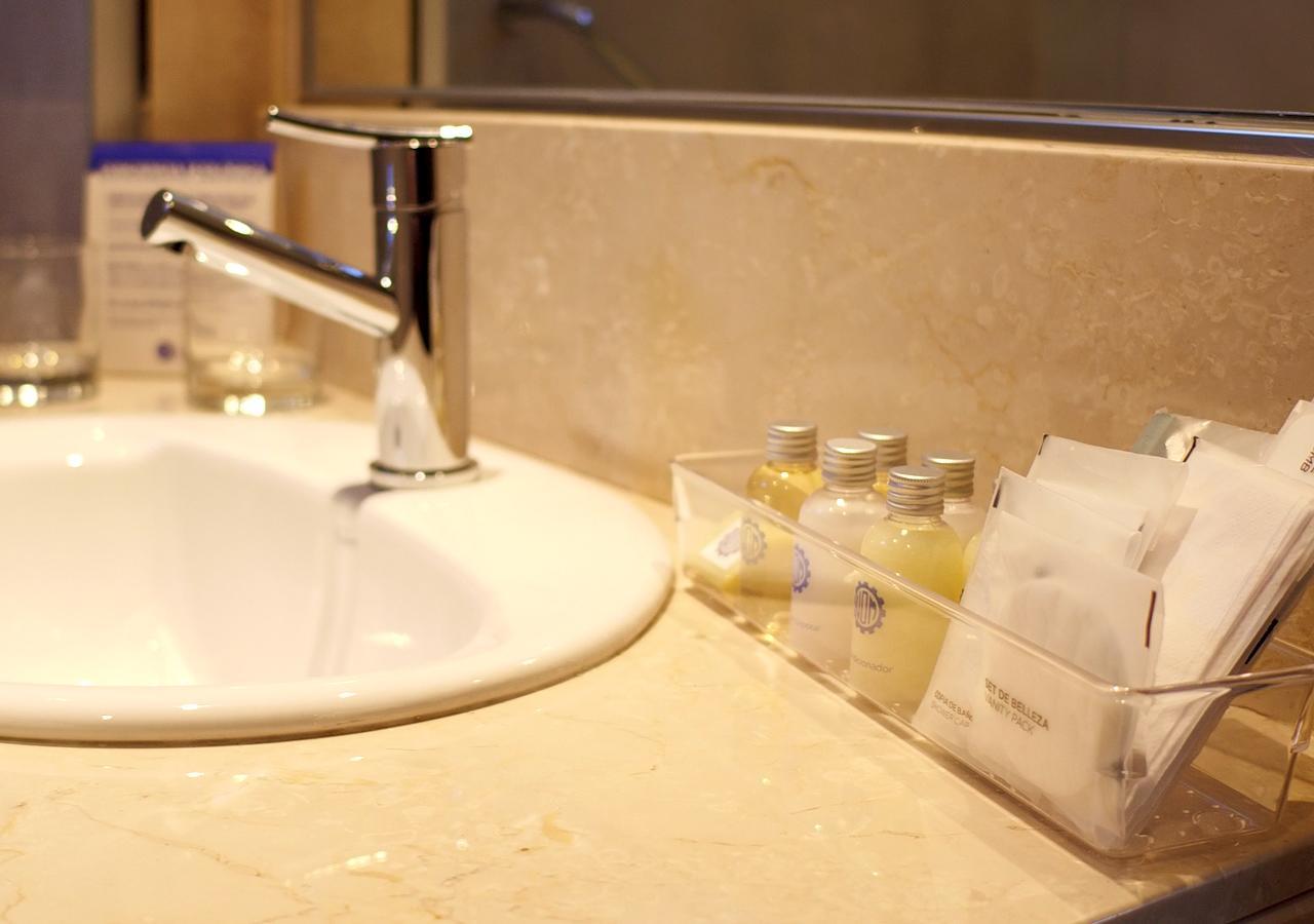 Hotel Uom 3*