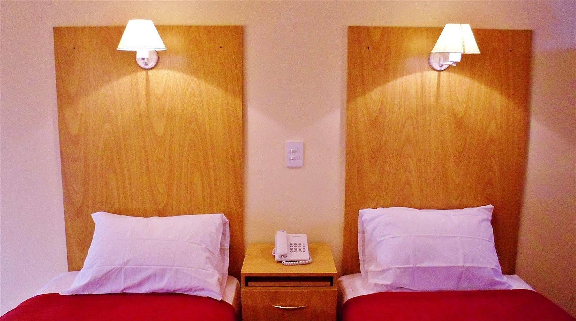 Juramento De Lealtad Townhouse 3*