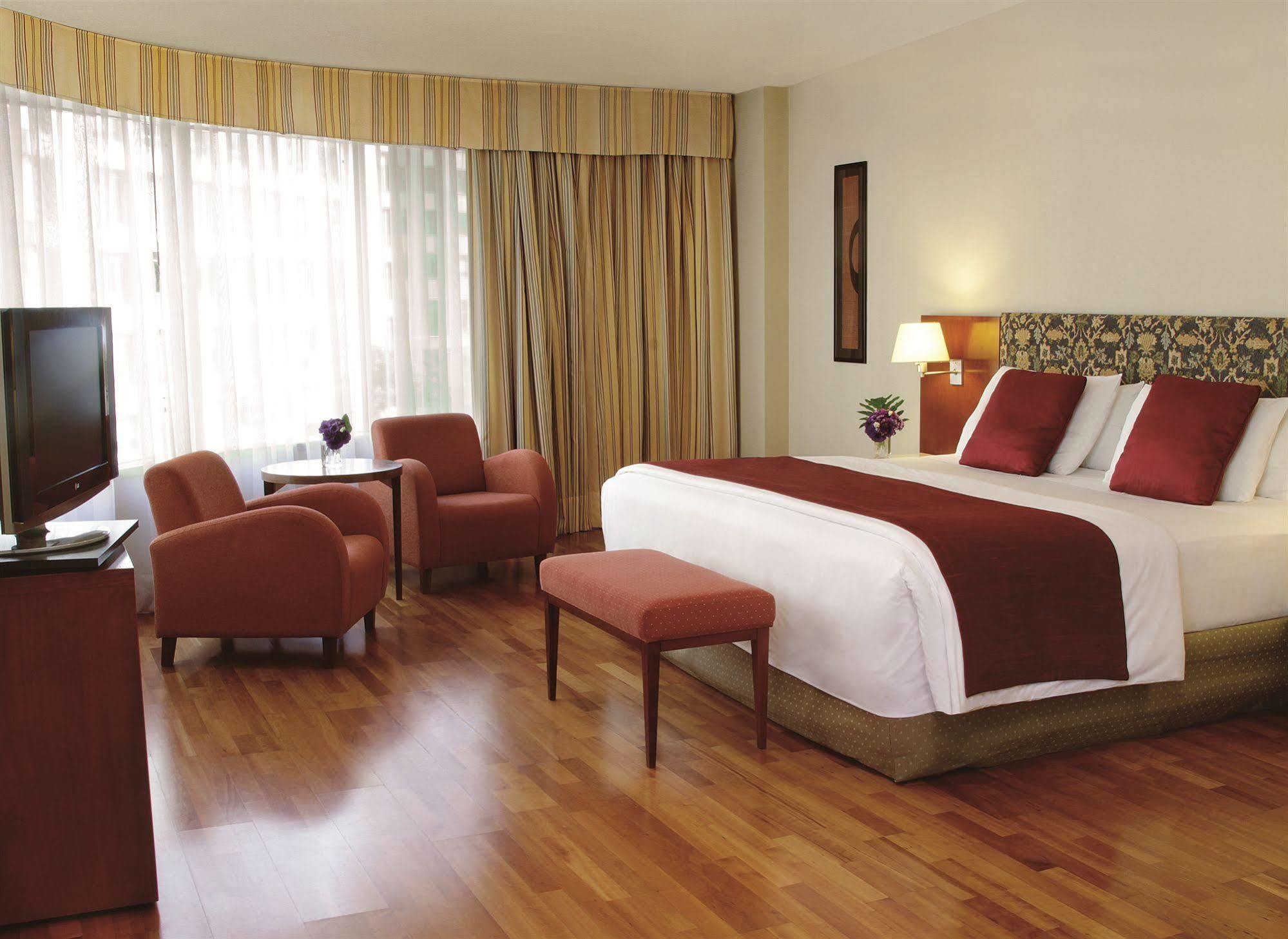 Nh Latino Hotel 4*