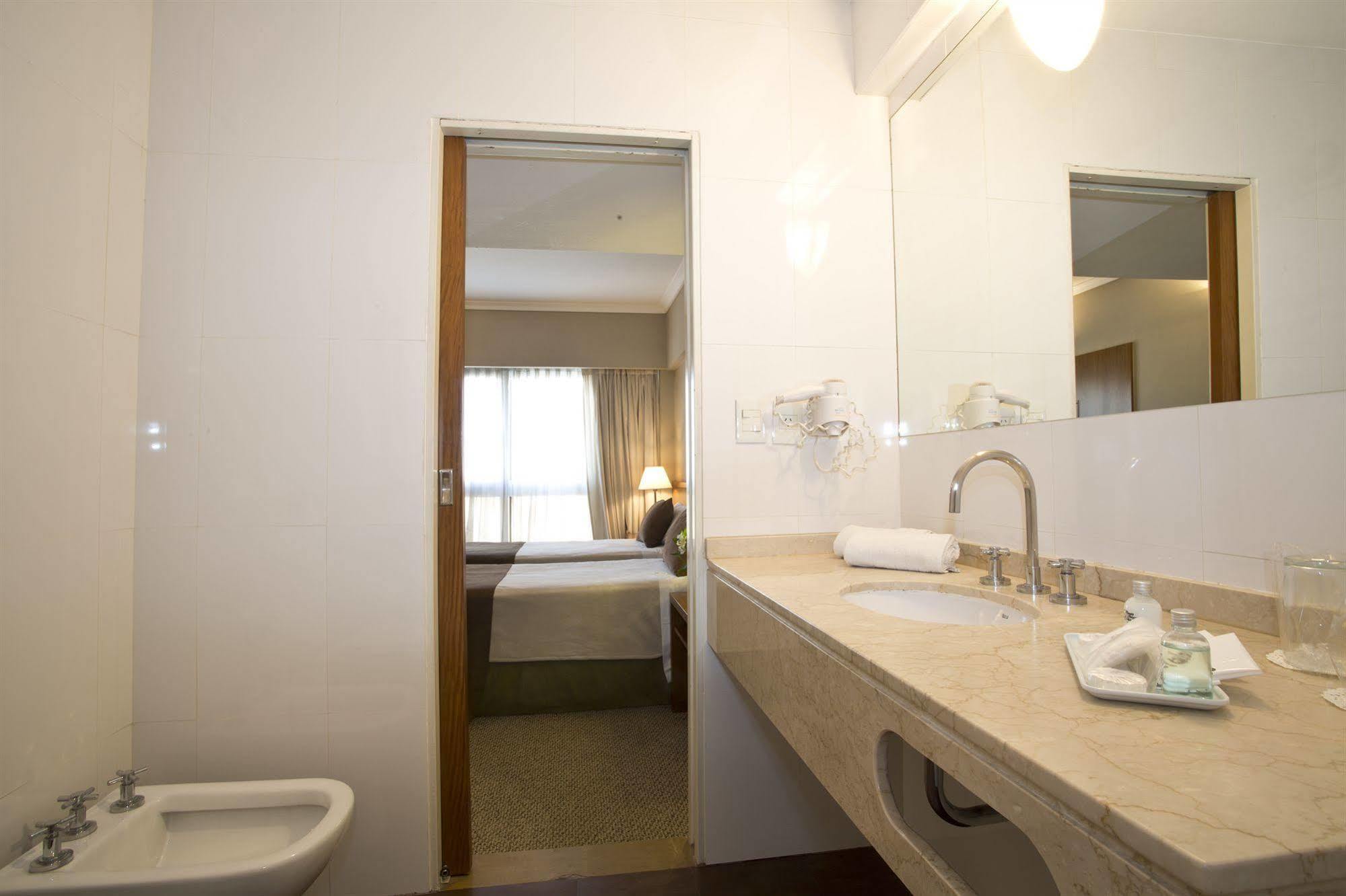Hotel Bisonte Libertad 4*