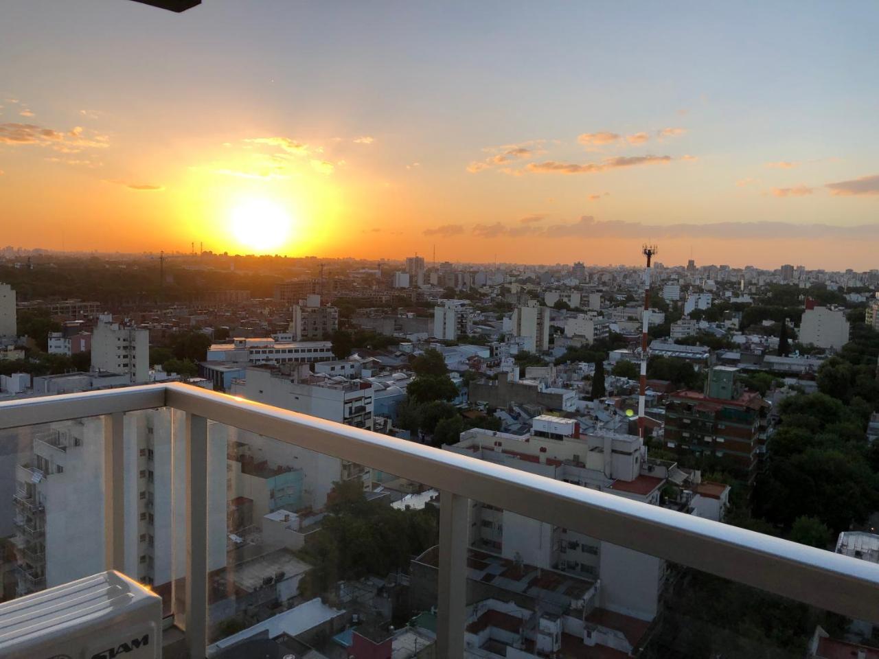 Metropolitan Charlone Apartment