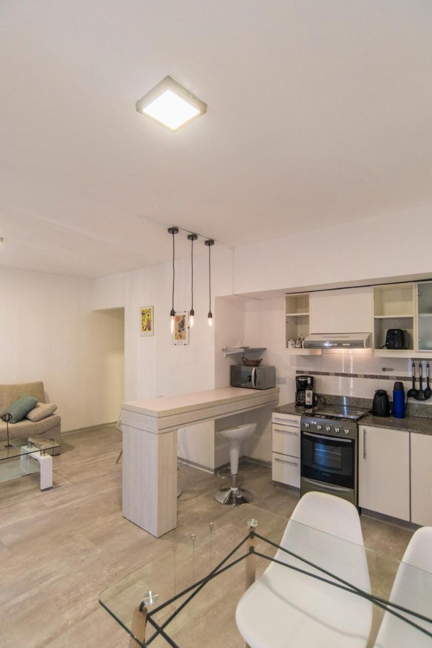 Ramirez De Velasco 631 3 Pax Crespo Apartment *