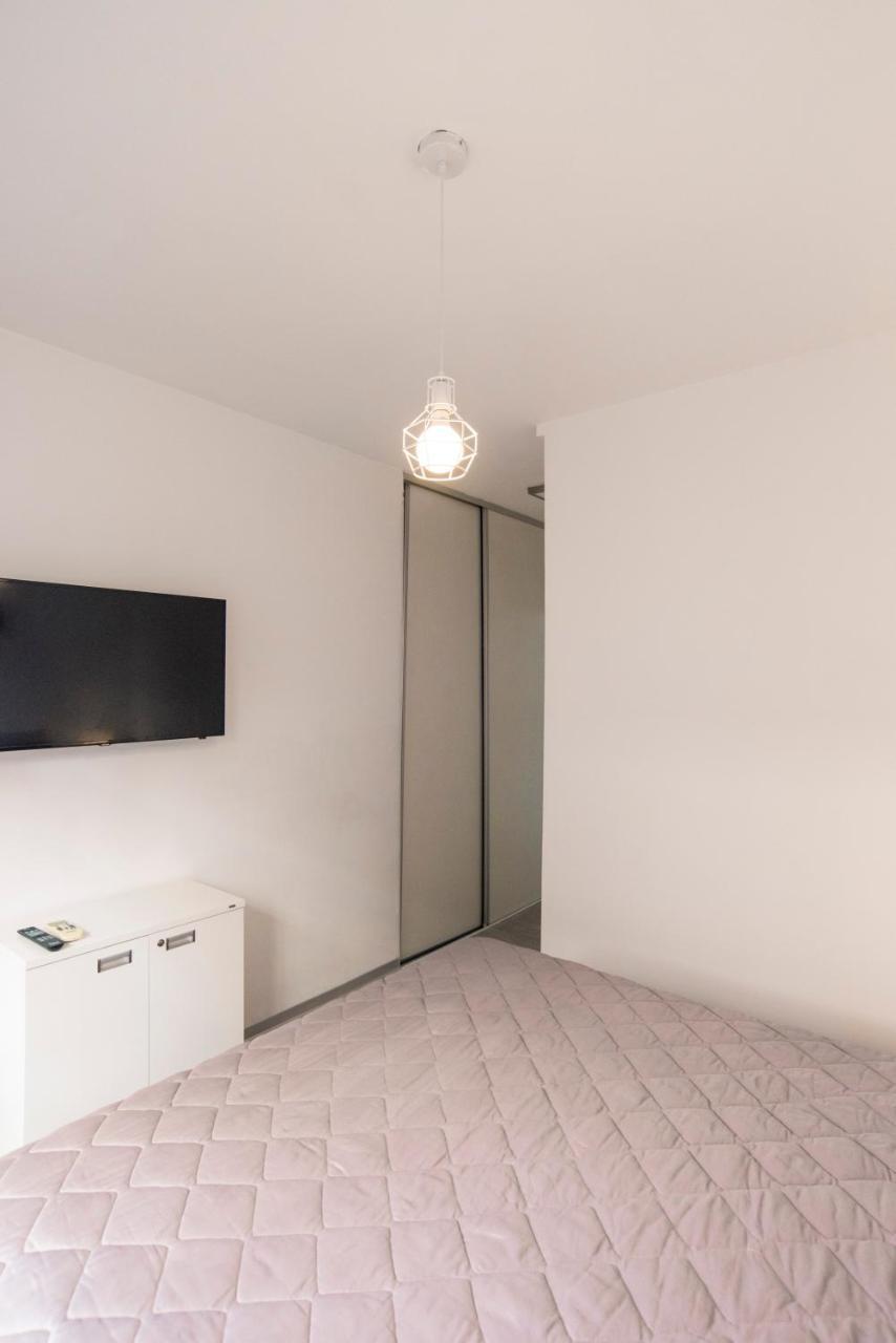 Ramirez De Velasco 631 3 Pax Crespo Apartment