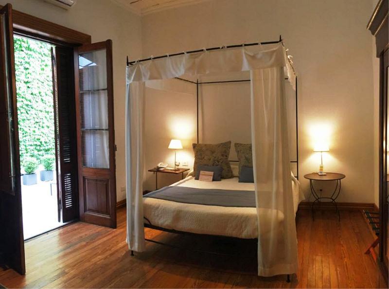 Cruce's Boutique 3*