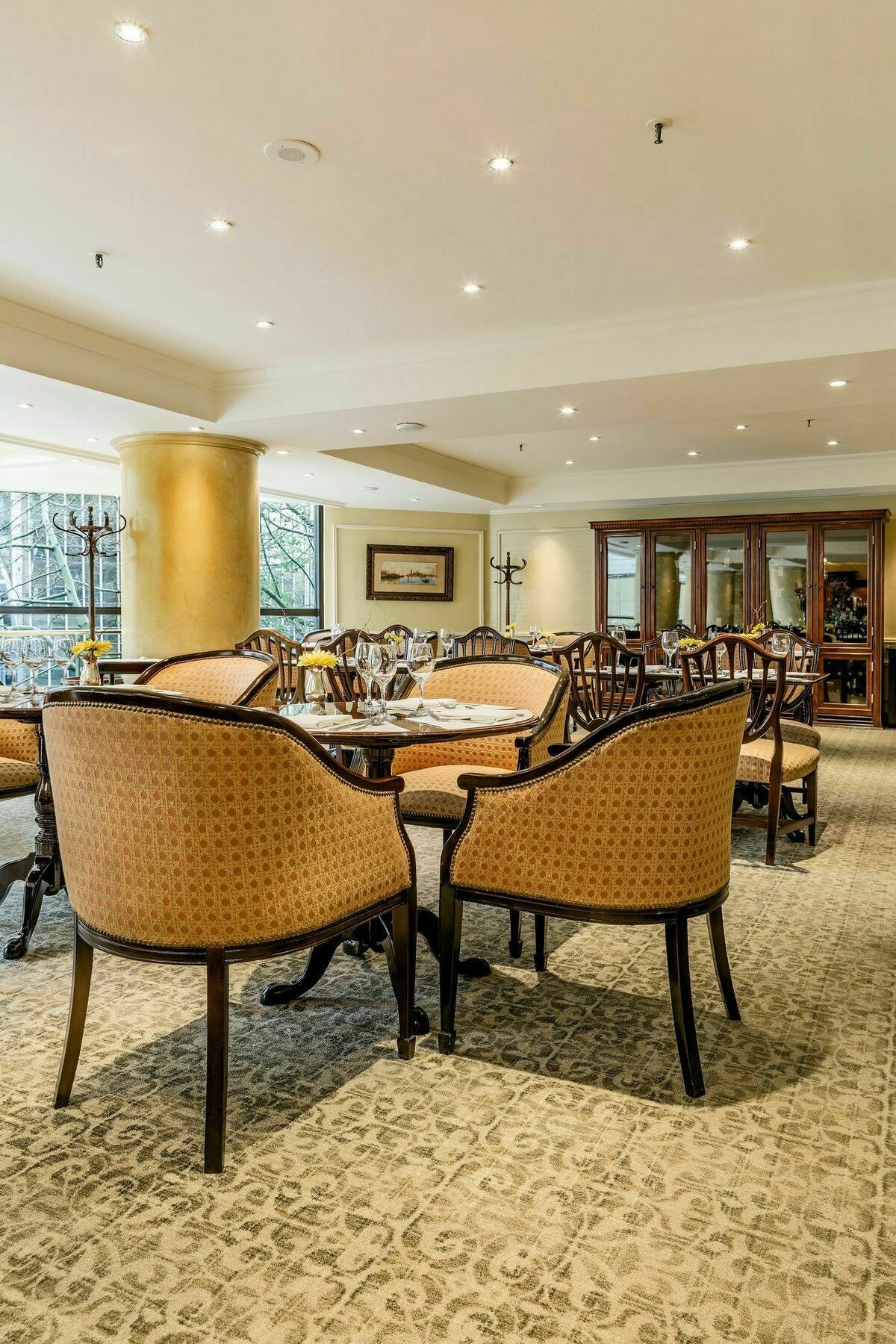 Park Tower, A Luxury Collection Hotel, Hotel