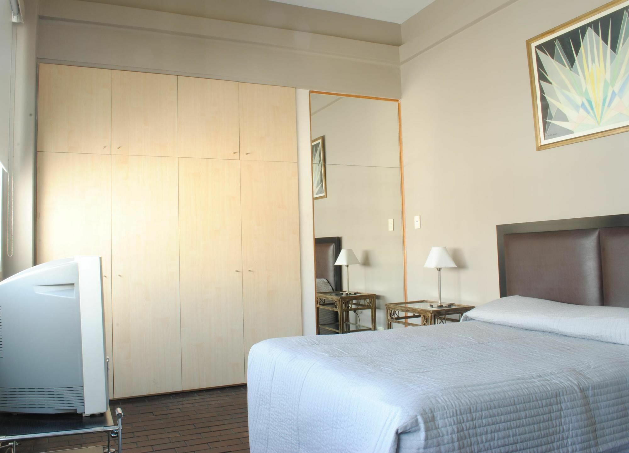 Leonardo Da Vinci Aparthotel 3*