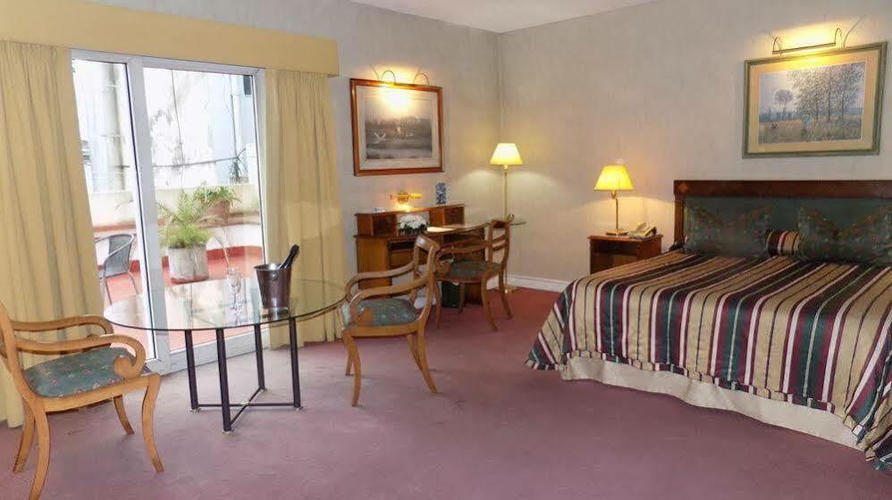 Mayflower Hotel