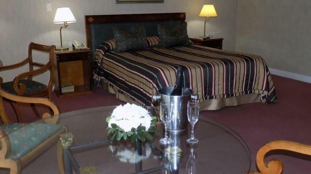 Mayflower Hotel