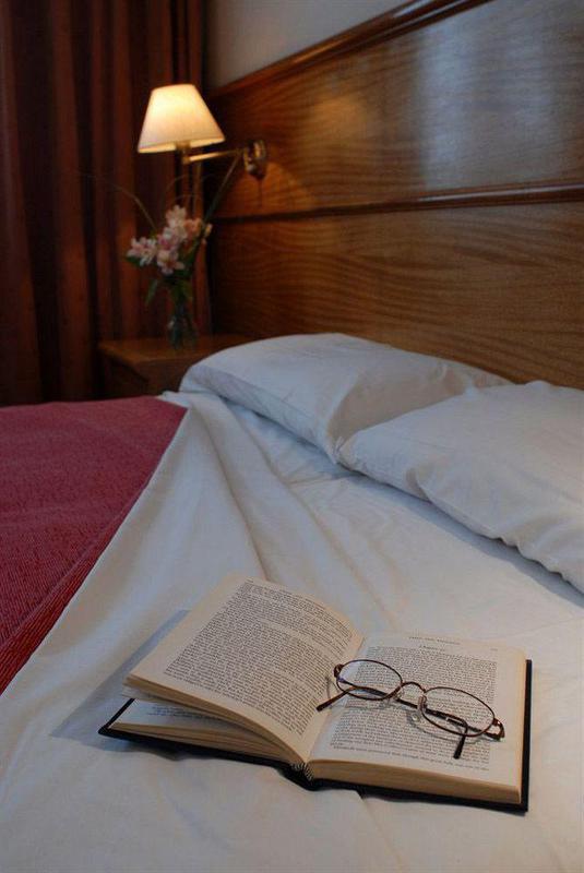 Hotel Crisol Catalinas 3*