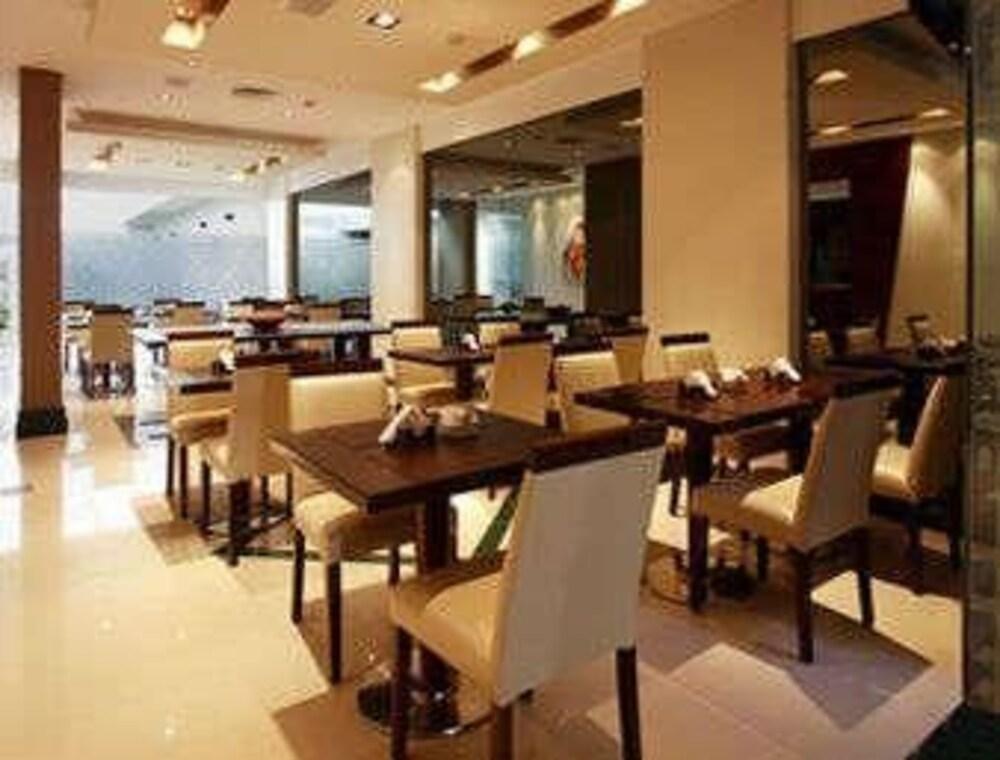 Blank Recoleta Hotel