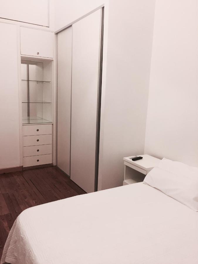 Apartamento Dos Ambientes Amplios Y Luminosos En Recoleta *