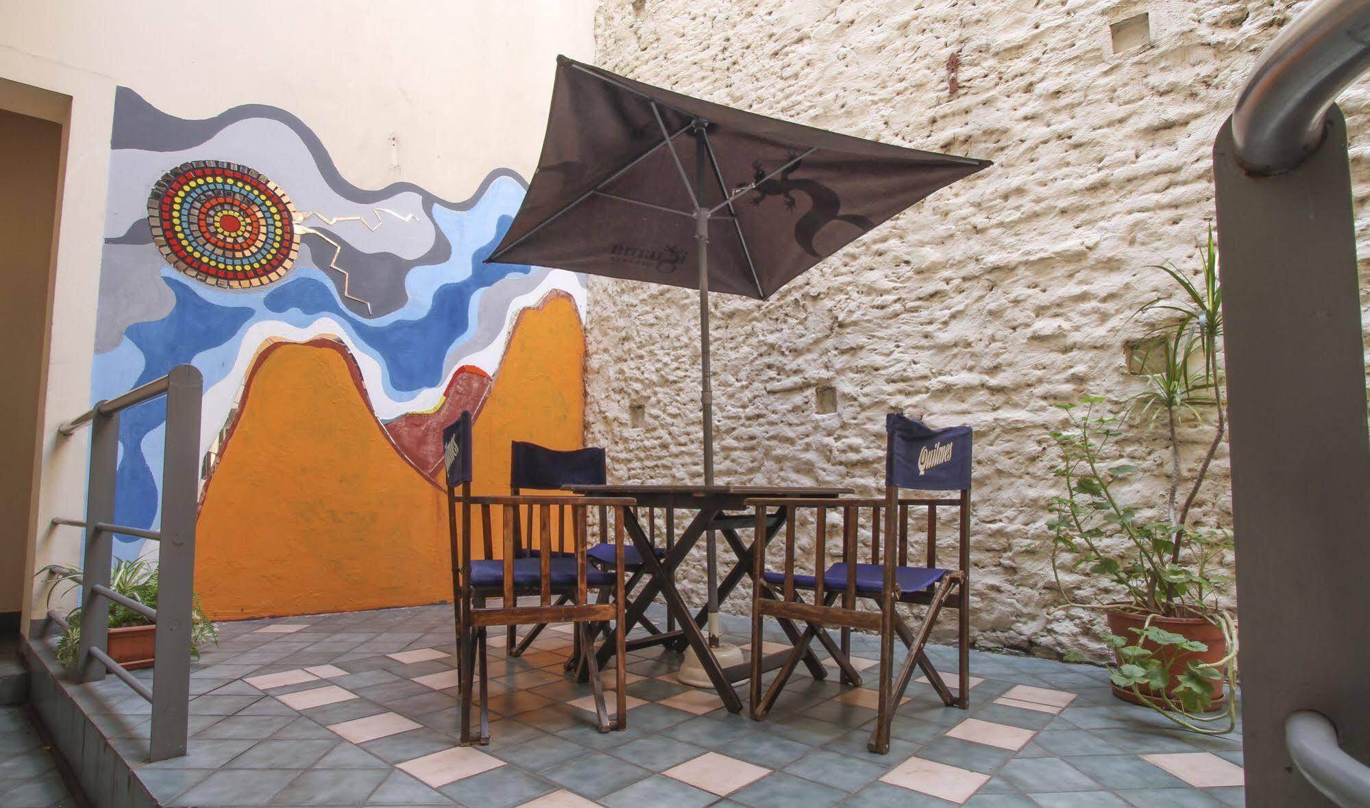 Hostel Granados *
