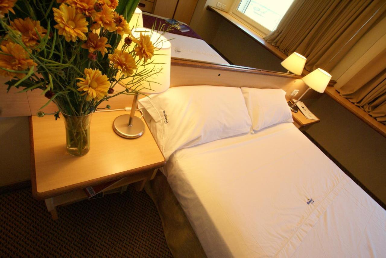 Hotel Aeroparque & Buenos Aires