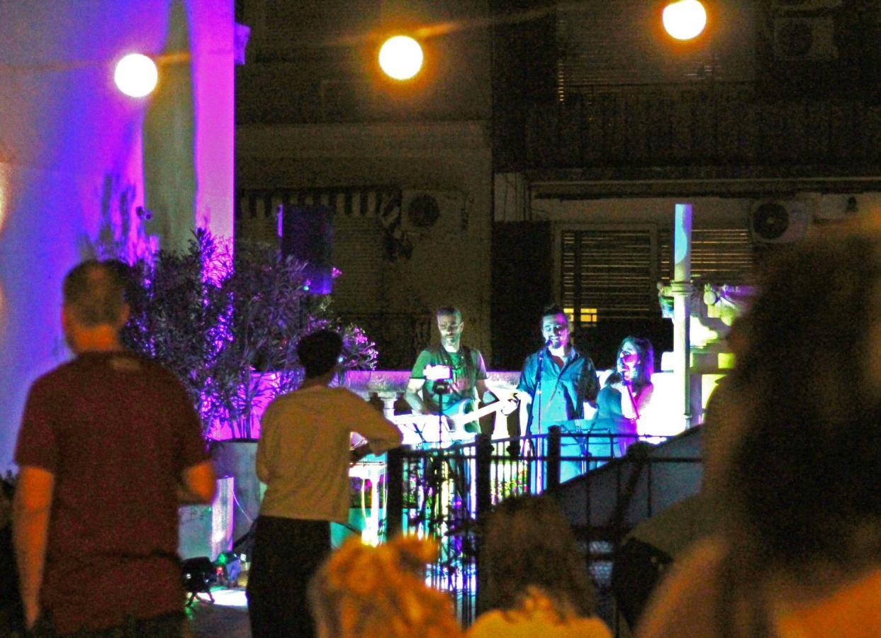 Voyage Recoleta Hostel