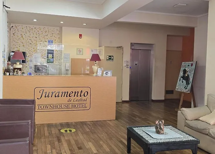 Juramento de Lealtad Townhouse Hotel