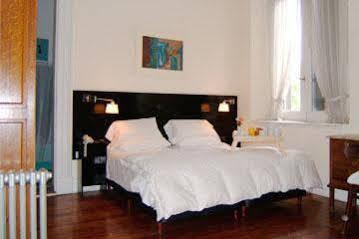 Hostel Ritz & Ba Buenos Aires