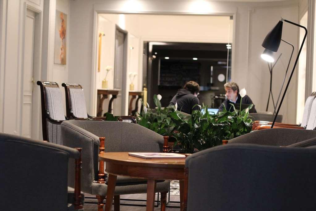 Carsson Downtown 4*