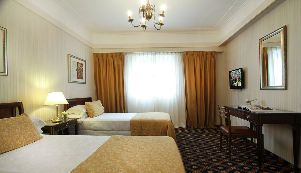 Carsson Downtown 4*
